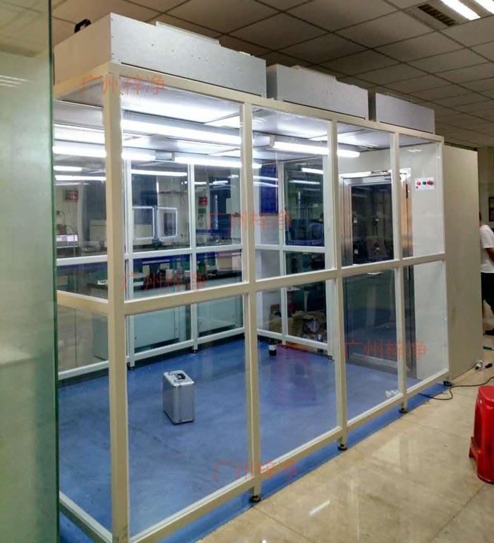 百級(jí)潔凈棚采用鐵方通烤漆作為框架穩(wěn)固,美觀,不生銹,不產(chǎn)塵 百級(jí)潔凈棚采用鐵方通烤漆作為框架穩(wěn)固,美觀,不生銹,不產(chǎn)塵