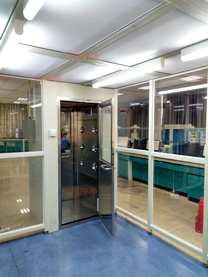 潔凈棚配合風(fēng)淋室使用 潔凈棚配合風(fēng)淋室使用