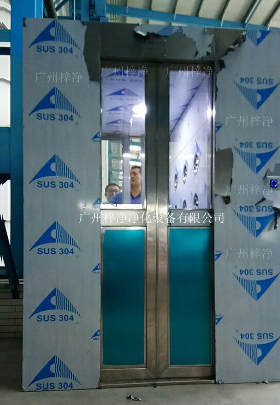 自動(dòng)平移門(mén)風(fēng)淋間功能可選自動(dòng)感應(yīng)、手動(dòng)控制兩種。